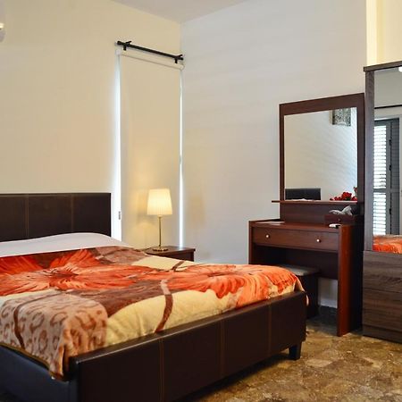 Eclectic Business & Leisure Apartment Никозия Екстериор снимка